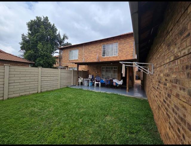 2 BEDROOM TOWNHOUSE FOR SALE IN ANNLIN